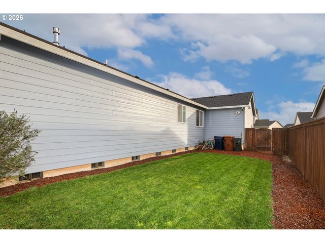 2432 W 15TH Ave, Junction City, OR 97448