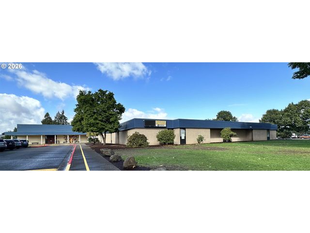 2432 W 15TH Ave, Junction City, OR 97448