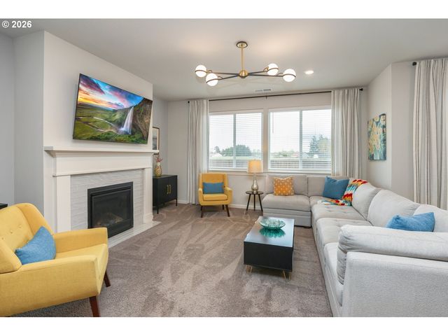 2432 W 15TH Ave, Junction City, OR 97448