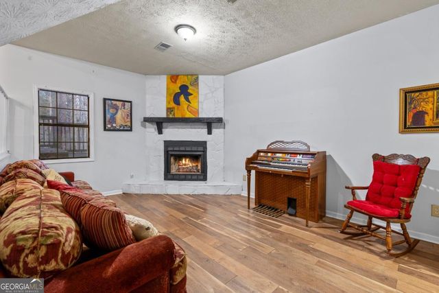 2220 Davis Oaks Court, Stone Mountain, GA 30087