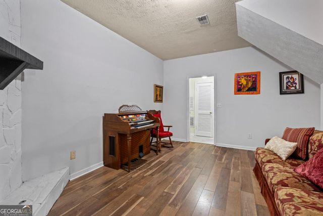 2220 Davis Oaks Court, Stone Mountain, GA 30087