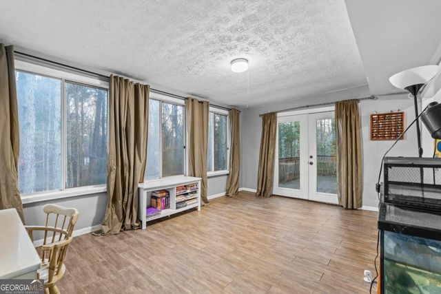 2220 Davis Oaks Court, Stone Mountain, GA 30087