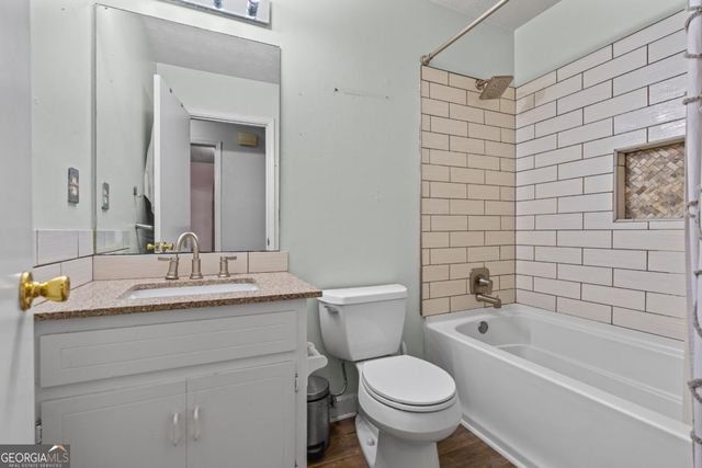 2220 Davis Oaks Court, Stone Mountain, GA 30087