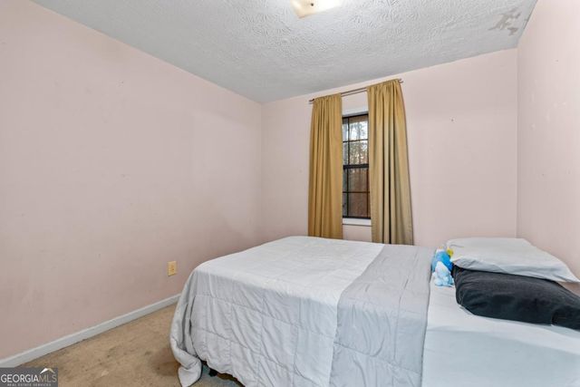 2220 Davis Oaks Court, Stone Mountain, GA 30087