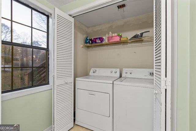 2220 Davis Oaks Court, Stone Mountain, GA 30087