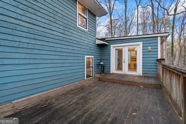 2220 Davis Oaks Court, Stone Mountain, GA 30087