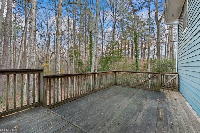 2220 Davis Oaks Court, Stone Mountain, GA 30087