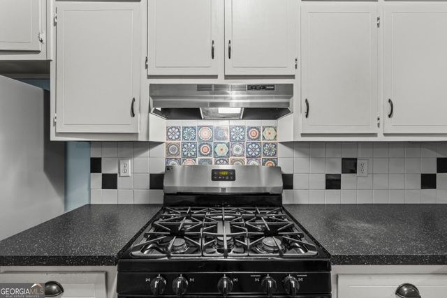 2220 Davis Oaks Court, Stone Mountain, GA 30087