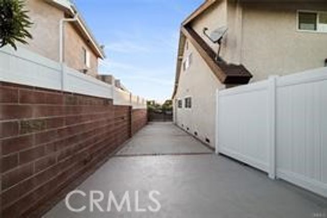 12759 Elkwood Street, North Hollywood, CA 91605