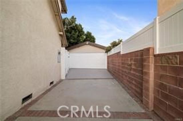 12759 Elkwood Street, North Hollywood, CA 91605