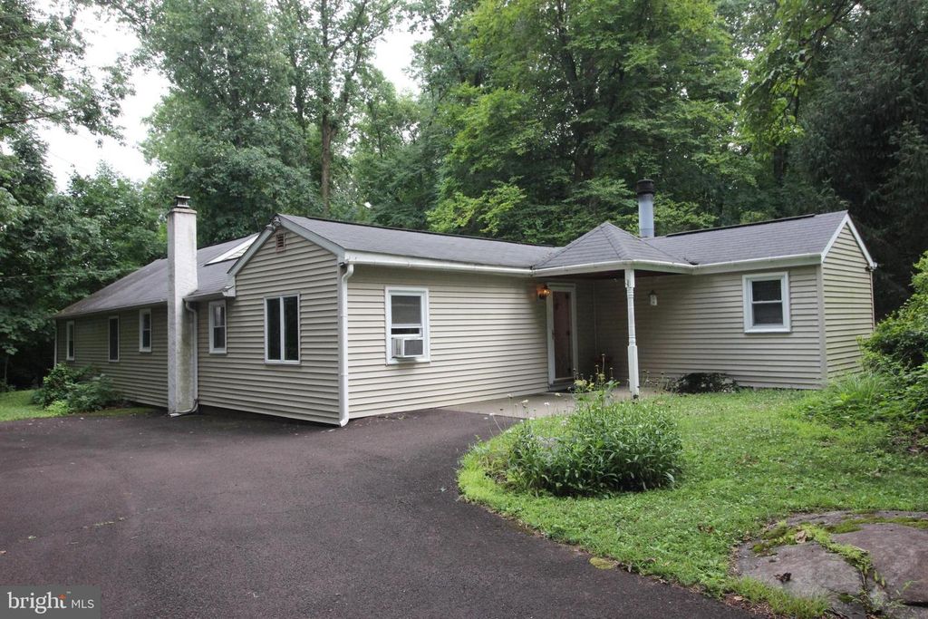 1926 BETHLEHEM PIKE, Sellersville, PA 18960