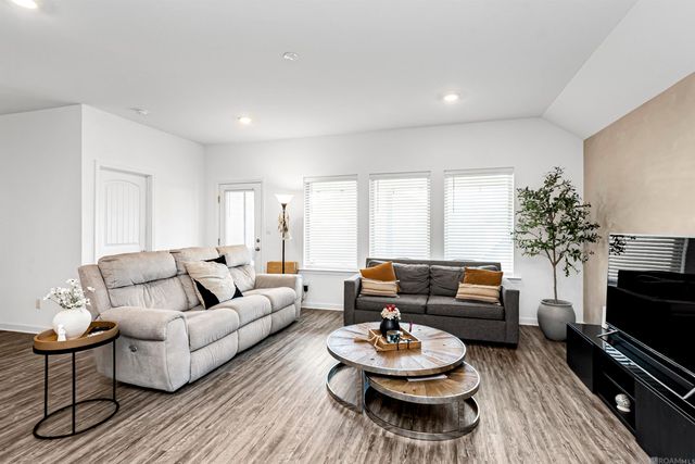 727 Lambot Ave, Zachary, LA 70791