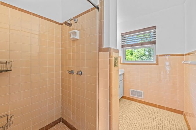 1106 Richardson Road, Tallahassee, FL 32301