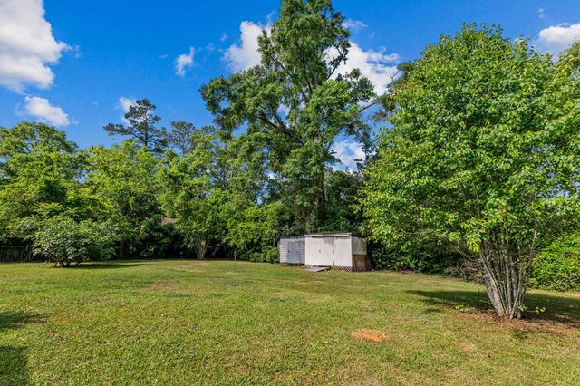 1106 Richardson Road, Tallahassee, FL 32301
