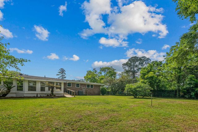1106 Richardson Road, Tallahassee, FL 32301