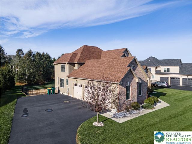 62 Surrey Drive, Palmer Twp, PA 18045