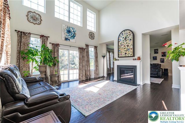 62 Surrey Drive, Palmer Twp, PA 18045