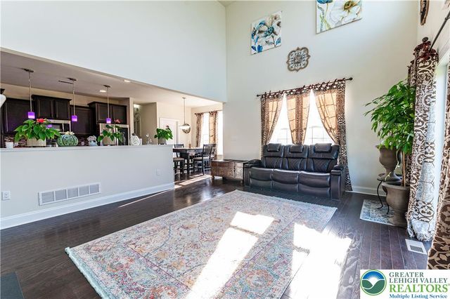 62 Surrey Drive, Palmer Twp, PA 18045