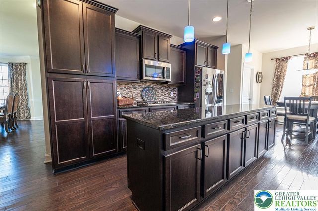 62 Surrey Drive, Palmer Twp, PA 18045