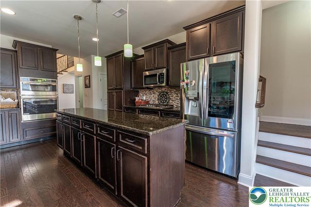 62 Surrey Drive, Palmer Twp, PA 18045