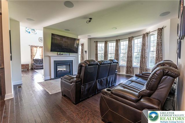 62 Surrey Drive, Palmer Twp, PA 18045