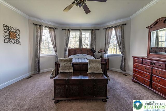 62 Surrey Drive, Palmer Twp, PA 18045