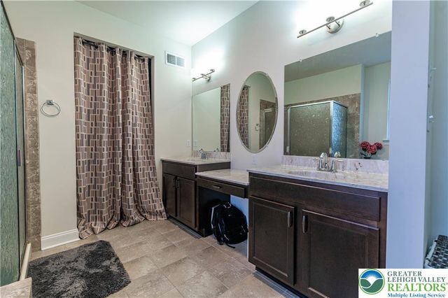 62 Surrey Drive, Palmer Twp, PA 18045