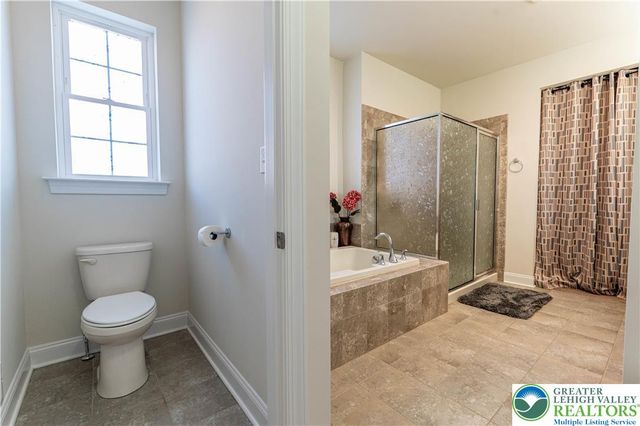 62 Surrey Drive, Palmer Twp, PA 18045