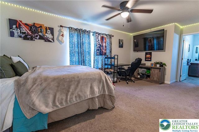 62 Surrey Drive, Palmer Twp, PA 18045