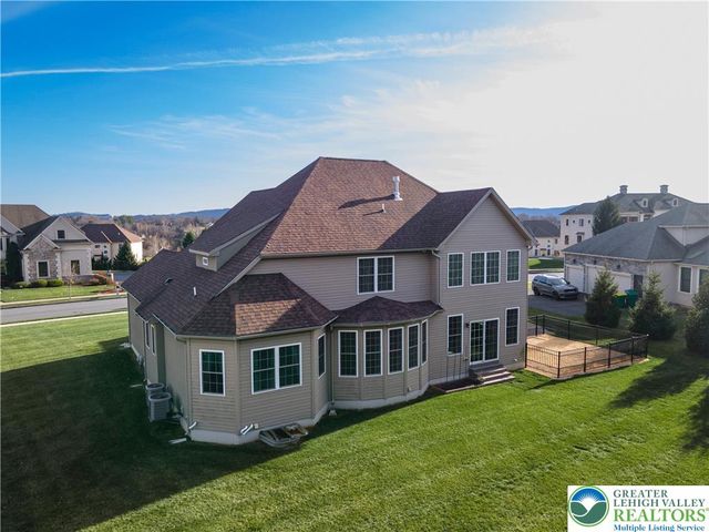 62 Surrey Drive, Palmer Twp, PA 18045