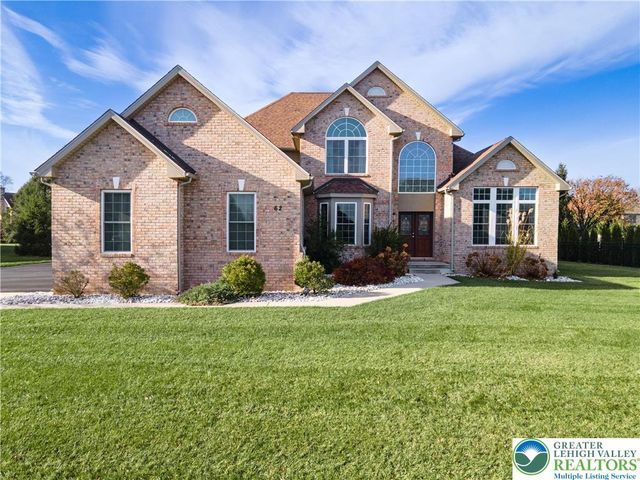 62 Surrey Drive, Palmer Twp, PA 18045