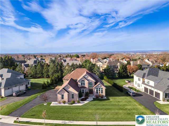 62 Surrey Drive, Palmer Twp, PA 18045