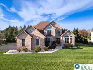 62 Surrey Drive, Palmer Twp, PA 18045