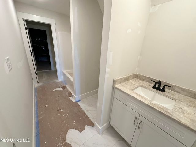 2945 Molly Cove, Nesbit, MS 38651