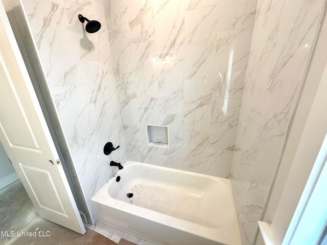 2945 Molly Cove, Nesbit, MS 38651