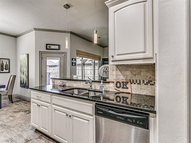 8313 NW 141st Circle, Oklahoma City, OK 73142