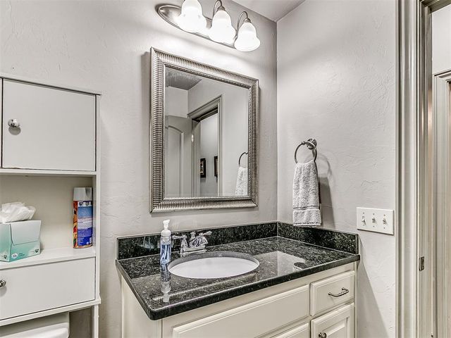 8313 NW 141st Circle, Oklahoma City, OK 73142
