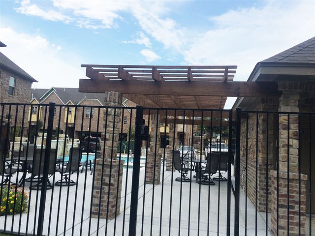 559 Waterloo Drive, Lewisville, TX 75067