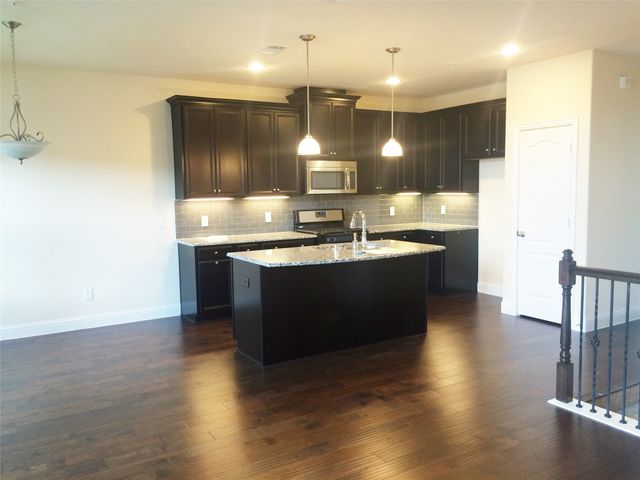 559 Waterloo Drive, Lewisville, TX 75067