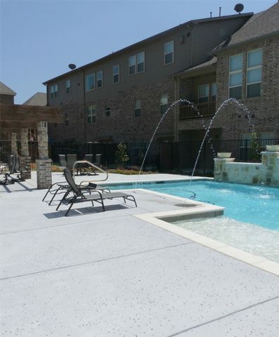 559 Waterloo Drive, Lewisville, TX 75067