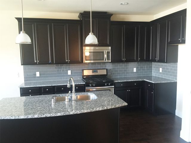 559 Waterloo Drive, Lewisville, TX 75067