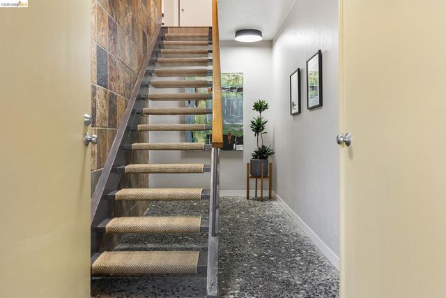 1791 Indian Way, Oakland, CA 94611