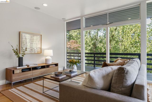 1791 Indian Way, Oakland, CA 94611