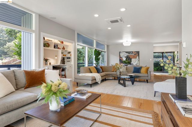 1791 Indian Way, Oakland, CA 94611