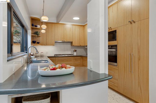 1791 Indian Way, Oakland, CA 94611