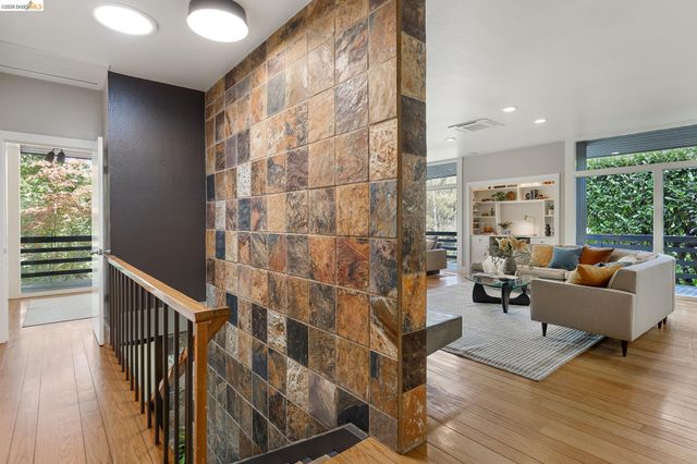 1791 Indian Way, Oakland, CA 94611