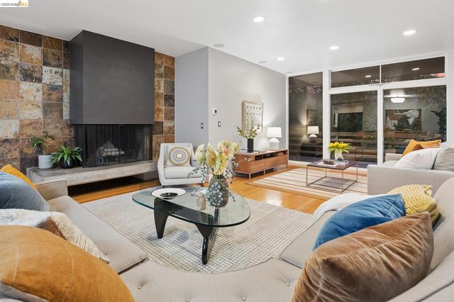 1791 Indian Way, Oakland, CA 94611