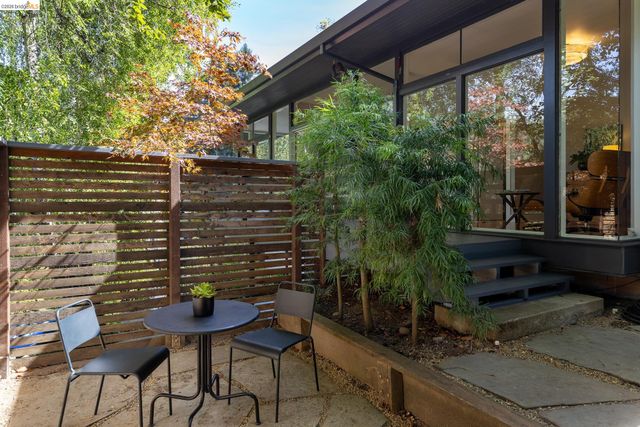 1791 Indian Way, Oakland, CA 94611