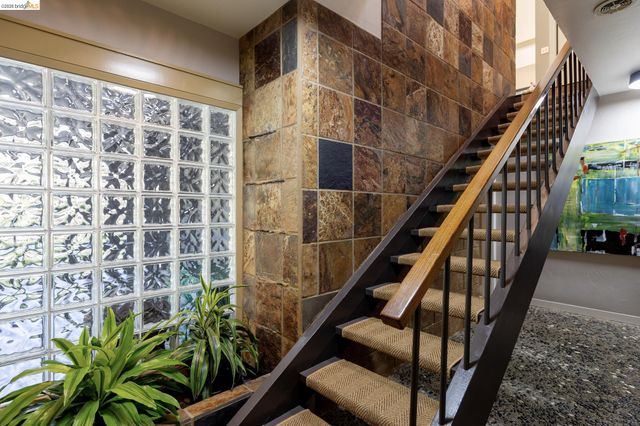1791 Indian Way, Oakland, CA 94611
