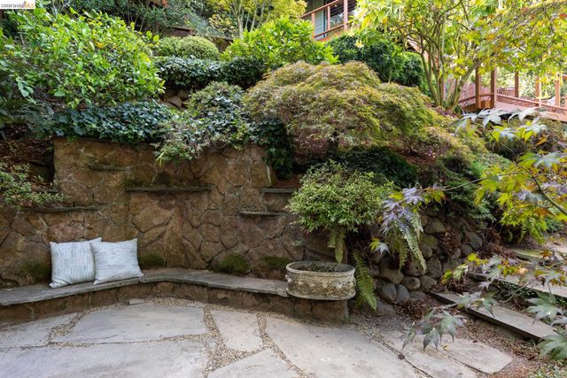 1791 Indian Way, Oakland, CA 94611